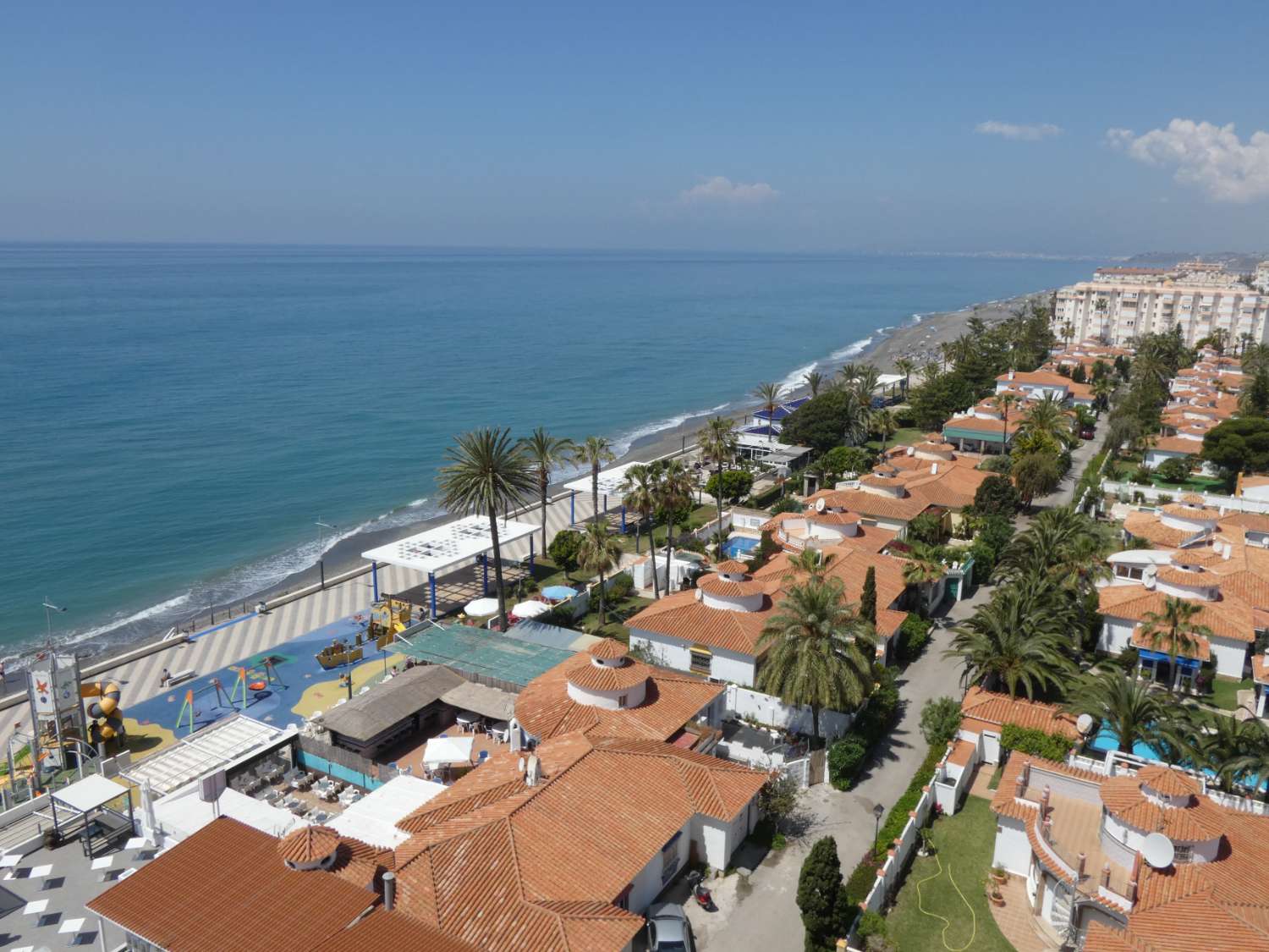 EIN-ZIMMER-WOHNUNG DIREKT AM STRAND