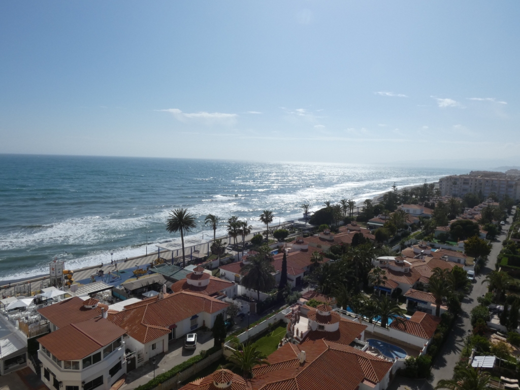 EIN-ZIMMER-WOHNUNG DIREKT AM STRAND