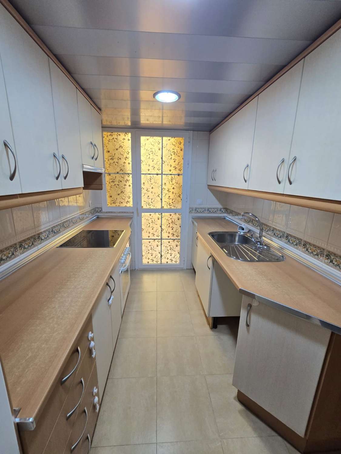 TRES DORMITORIOS DOS BAÑOS Y AMPLIO PATIO