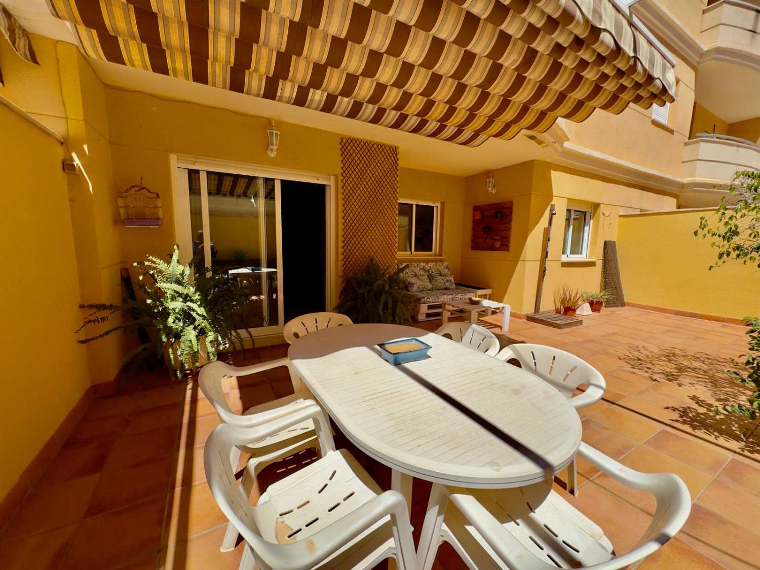 TRES DORMITORIOS DOS BAÑOS Y AMPLIO PATIO